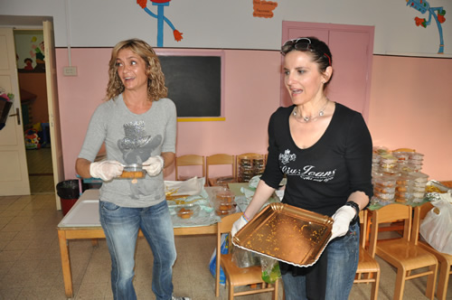 Preparazione Festa della Festa della Famiglia Maggio 2011 collaboratrici